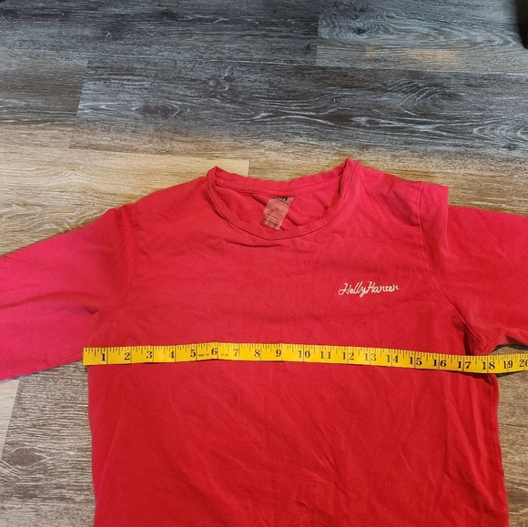 Bright red Helly Hansen shirt - Picture 4 of 8
